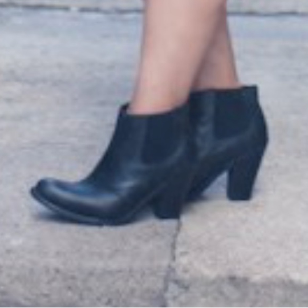 Jeffrey Campbell curly toe bootie ankle boots